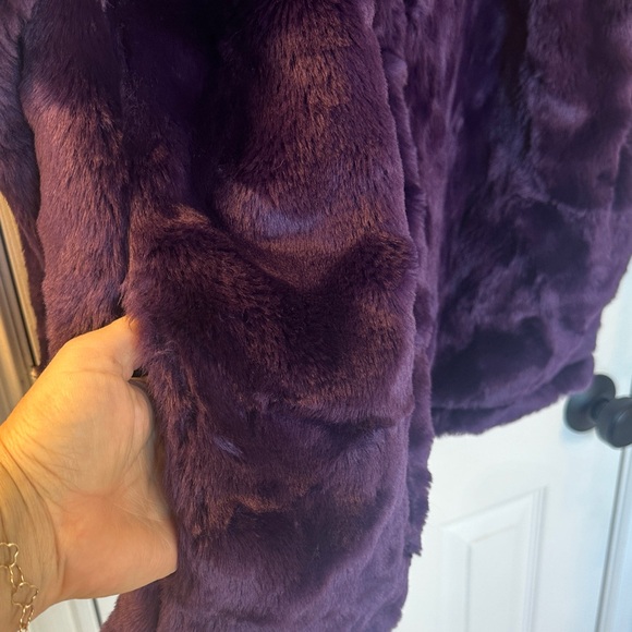 Luxurious Purple Faux Fur Jacket 2XL - Picture 5 of 8